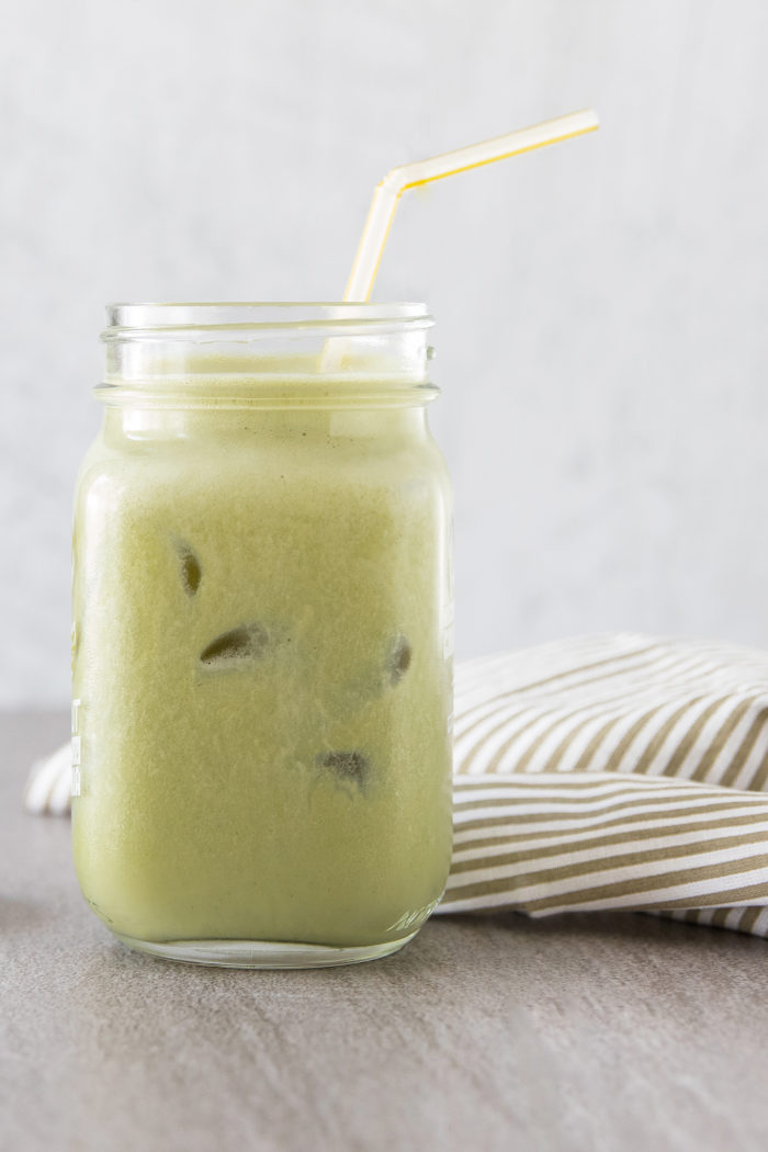 Shake glacé à la vanille et au matcha latte - foodspring